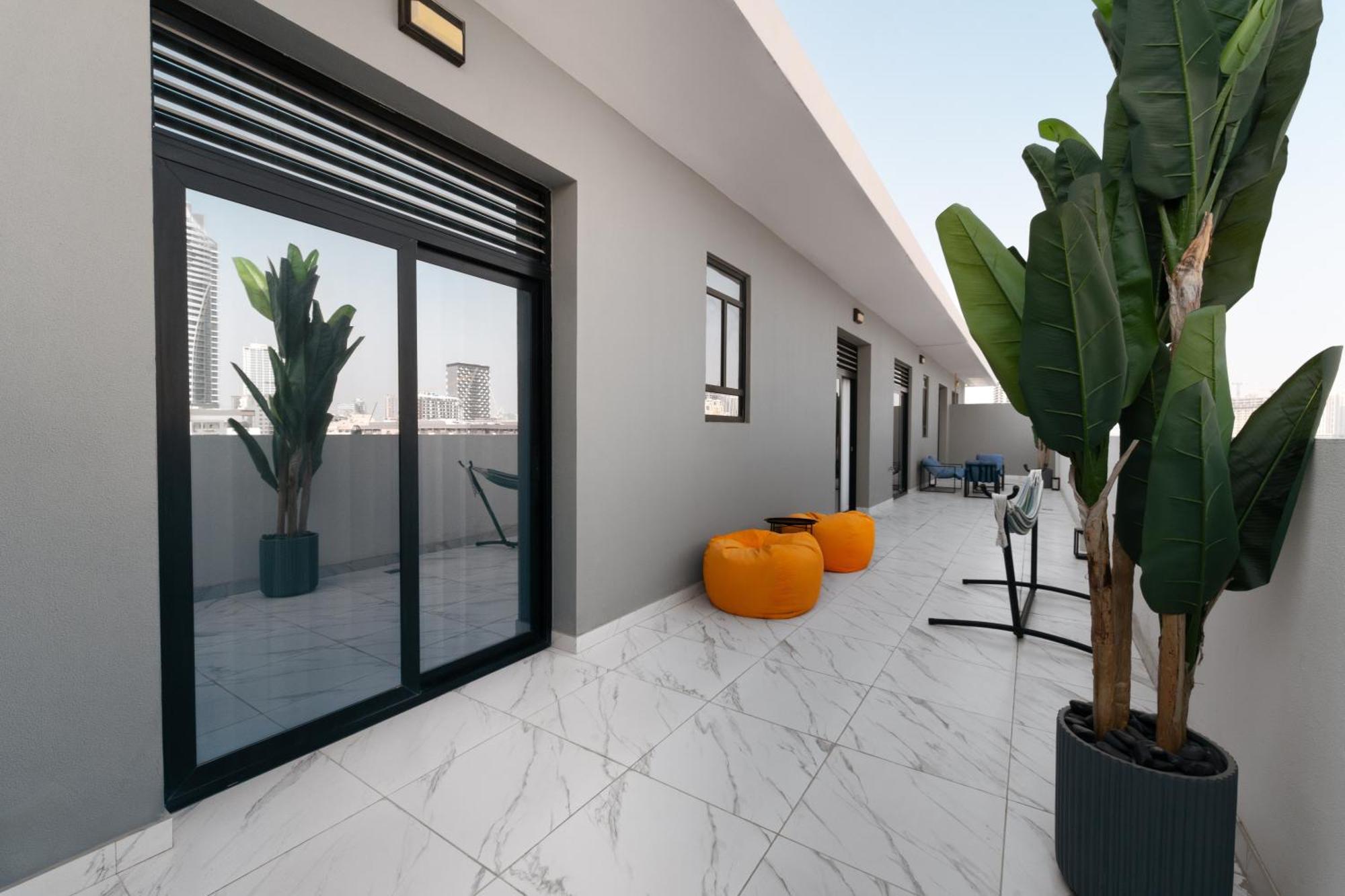 Aparthotel Izzzi Life Mint à Dubaï Extérieur photo