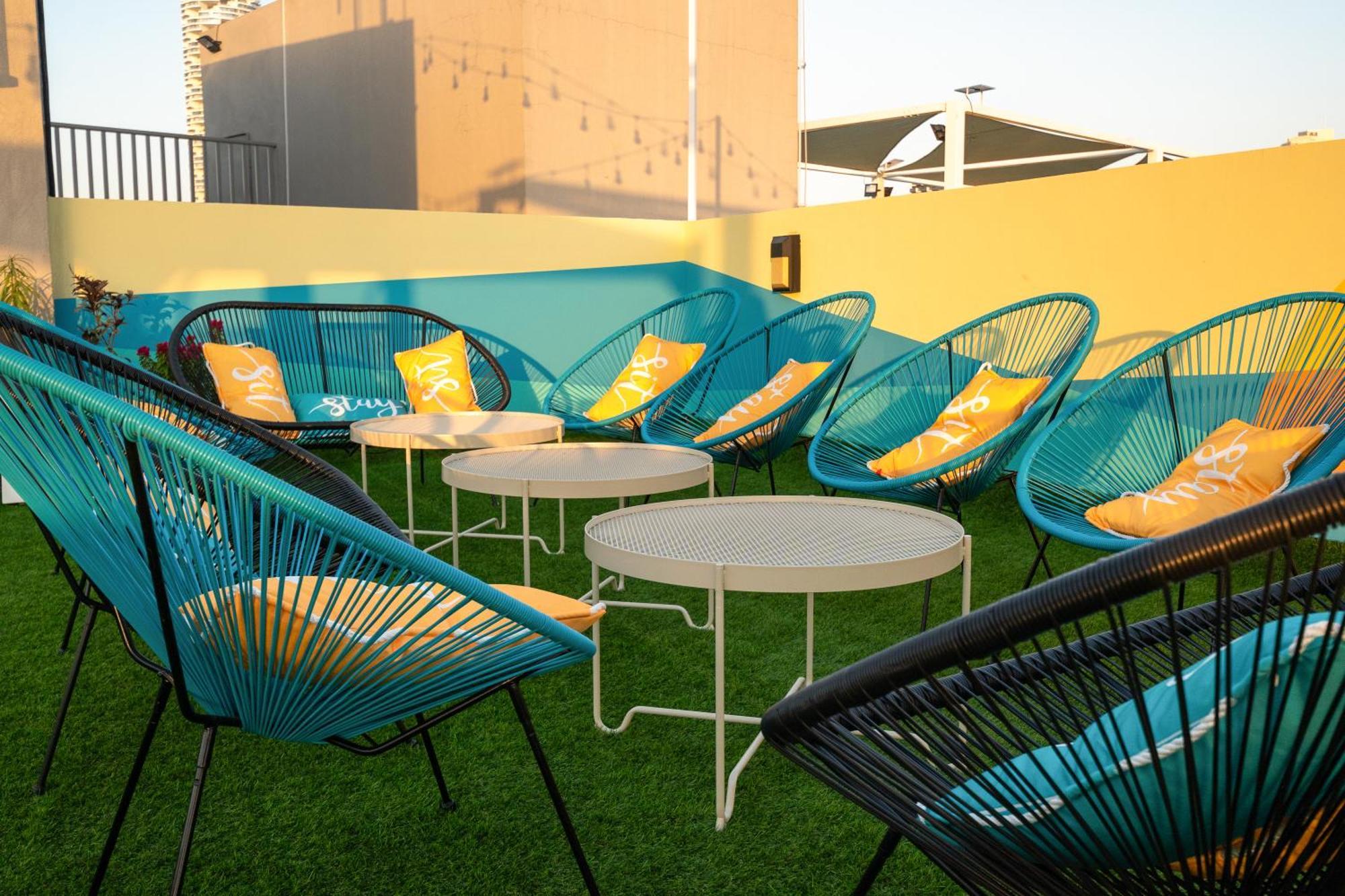 Aparthotel Izzzi Life Mint à Dubaï Extérieur photo