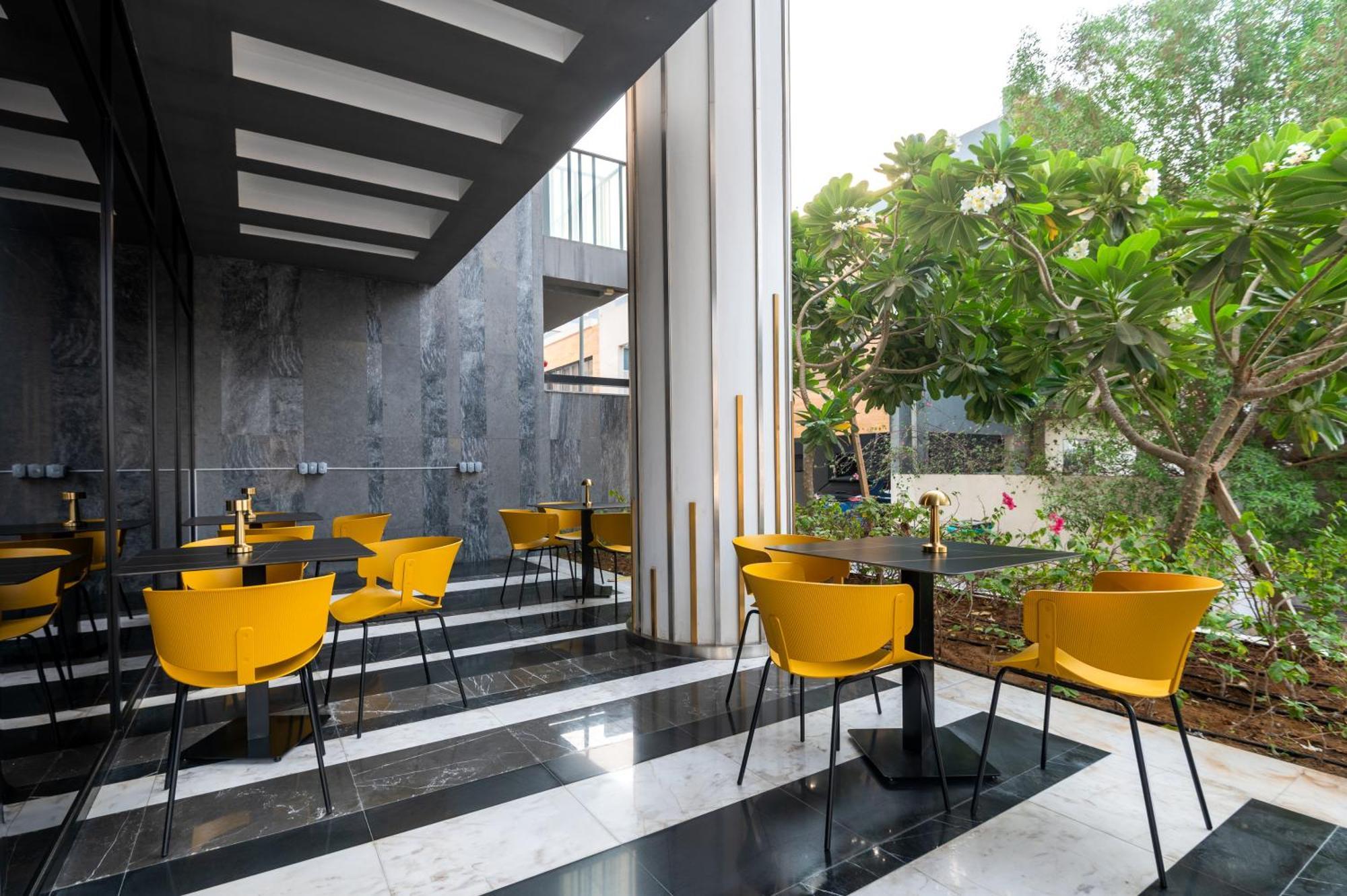 Aparthotel Izzzi Life Mint à Dubaï Extérieur photo