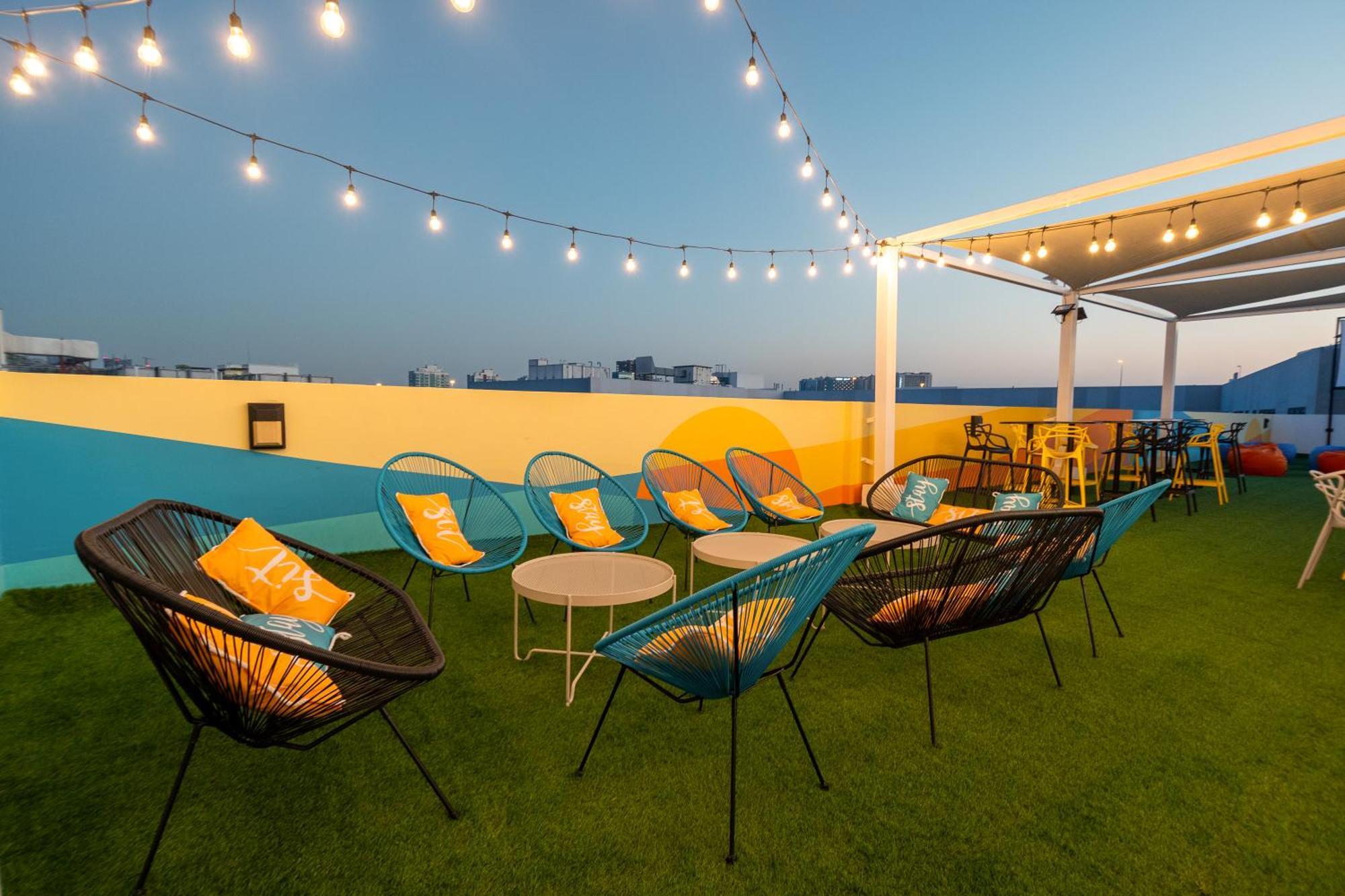 Aparthotel Izzzi Life Mint à Dubaï Extérieur photo